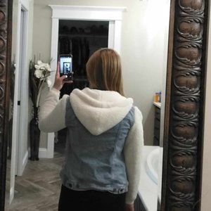 Jean jacket with fur